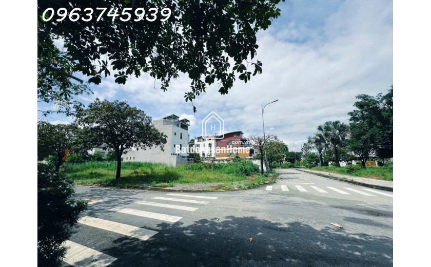 Đất hiếm 2 Mặt Tiền Khu đô thị Thuận An, Bình Dương, Ngang 10m x 20m, Thích Hợp Xây Biệt Thự/Văn Phòng, Giá 9.8 Tỷ